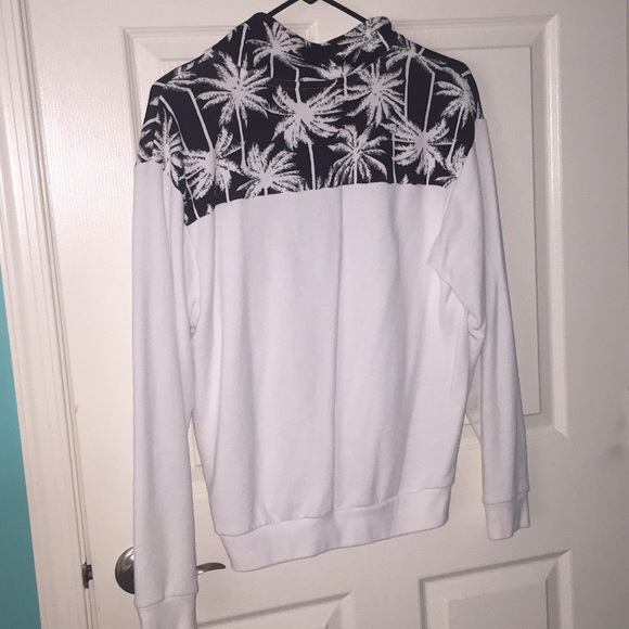 PINKvs Half Zip Sweatshirt - Picture 3 of 8